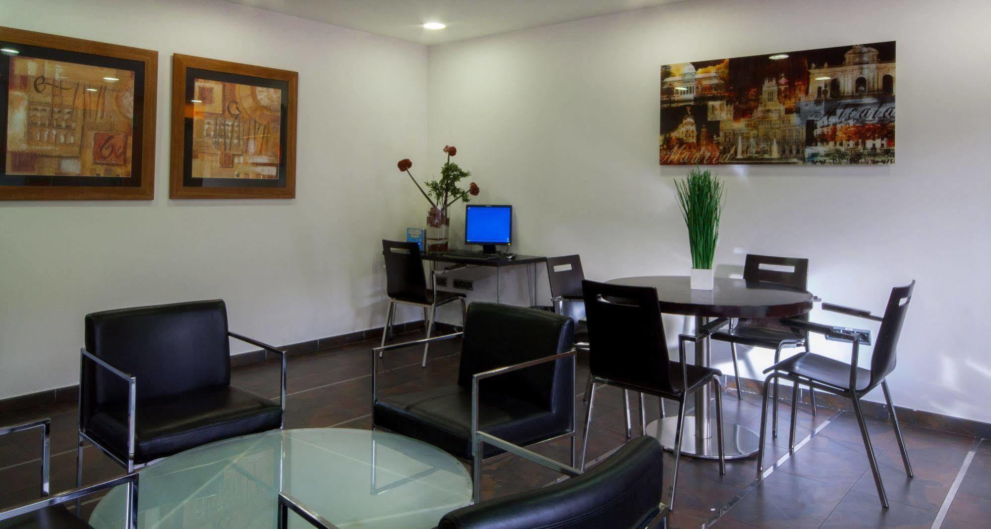 H2 Fuenlabrada Hotel Exterior foto